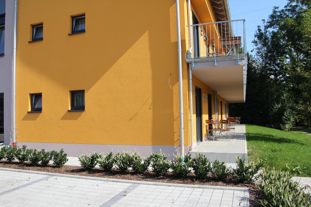 Schaefer Boardinghouse Aparthotel Groebenzell Exterior photo